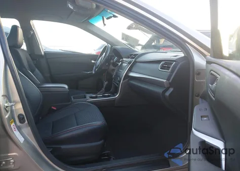 2015 Toyota Camry Se z USA, uszkodzony, nr VIN 4T1BF1FK1FU493934
